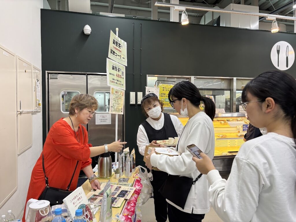 「楽菅茶」の試飲販売